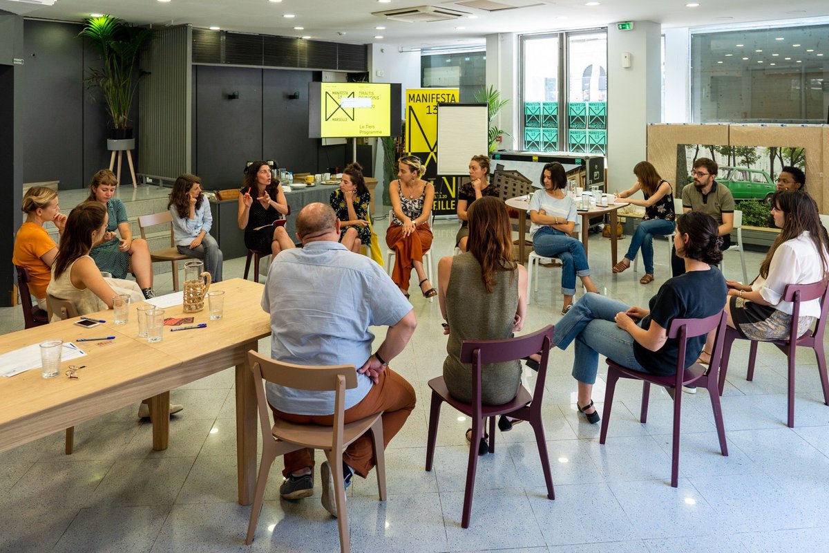 [#mediationculturelle] Nous avons organisé avec @ManifestaDotOrg et <a href="/tetesdelart/">Les Têtes de l'Art</a> un premier workshop sur les conditions de travail des #mediateurs réunissant employeurs et employés, réflexion menée au sein du réseau sur le long terme. 🔜le CR. 
📷Stéphane Chassignol