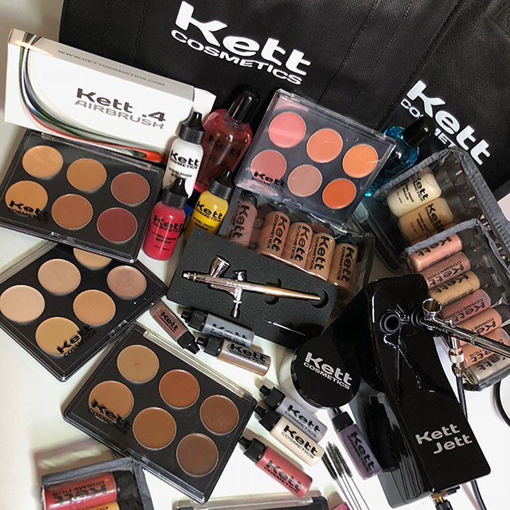 kettcosmetics's tweet image. Creme Foundation or Liquid Foundation?  DISCUSS.

#InMyKit #CremeMakeup #Foundation #MetallicMakeup #AirbrushMakeup #Blush #CremeBlush #ColorCorrector #CrueltyFreeMakeup #VeganMakeup