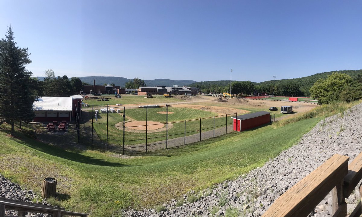 Retaining wall coming along in rf at the #newreddragon #startspreadingthenews #gooooooooood