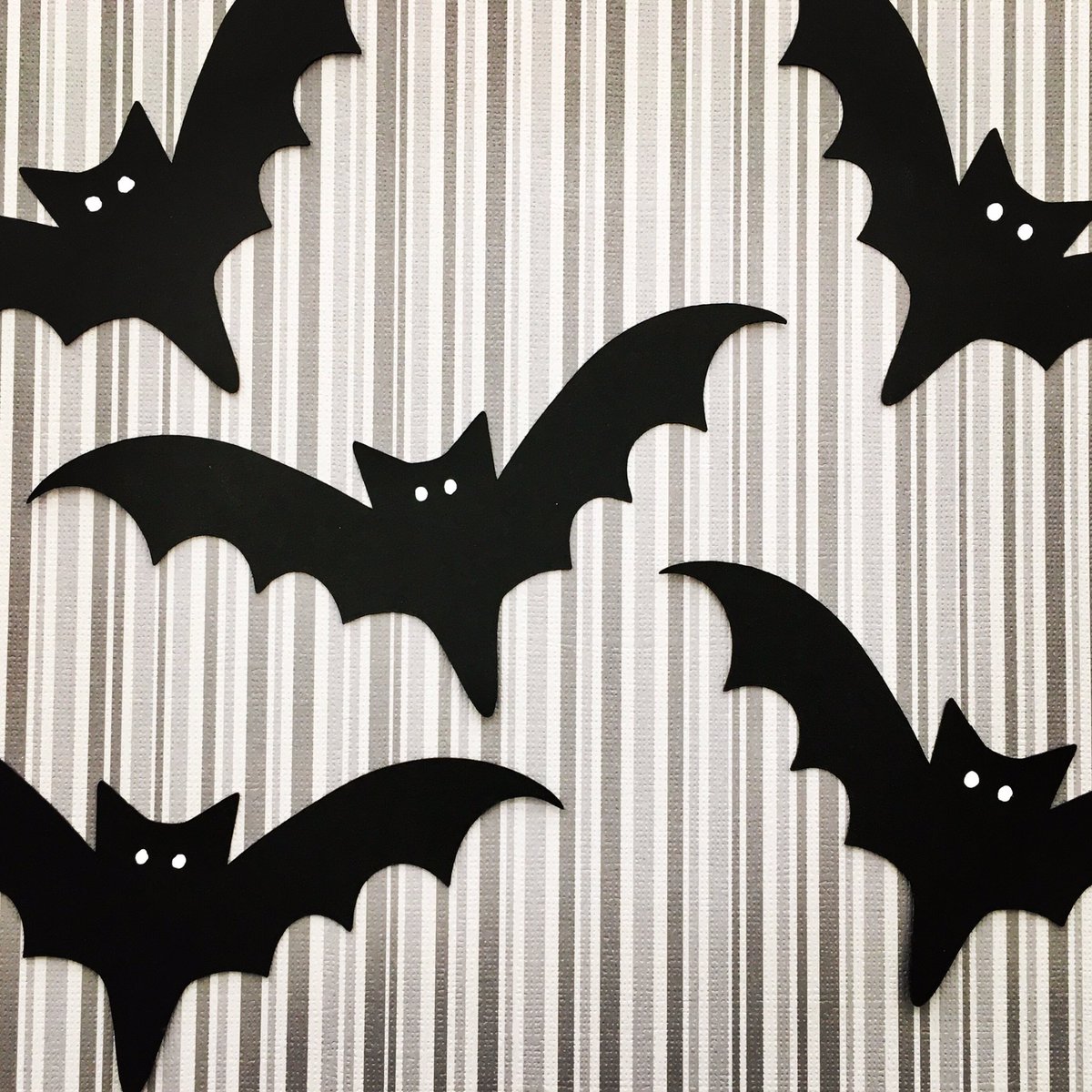 Papercutsnsuch's tweet photo. Wednesday Work In Progress! Stocking up for Fall. #bats #fall #halloween #handmade #wednesdayworkinprogress #wip https://t.co/ndG0WGqacN https://t.co/tuMCU1BbZy