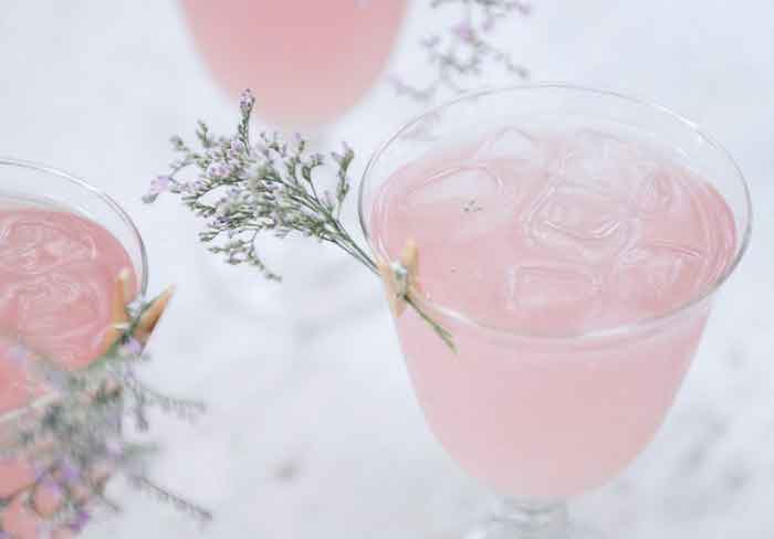 BrideMag's tweet photo. Botanical cocktail recipes for your spring or summer wedding >> https://t.co/tDAfKyj0hb https://t.co/irtVw1pbMo