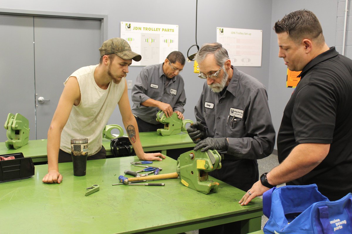 LGHNorthAmerica's tweet photo. Some pictures from today's service training, our shop guys got hands-on training from @pewag for their plate clamp. #lghus https://t.co/Wob7VcheMp