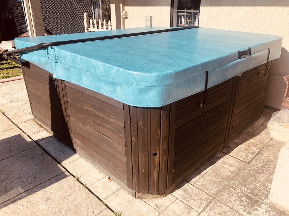 TheCOVERGuy's tweet photo. How good does our light blue cover look? 😍💙💦 We loooove seeing our covers in your pictures! Don't forget to share them using the #TheCoverGuy! 📸

Shop our custom fit covers : 🛒 https://t.co/cJMIBELwqr

#HotTubCovers #SpaCovers #CustomFit https://t.co/0eJmUCaCqp