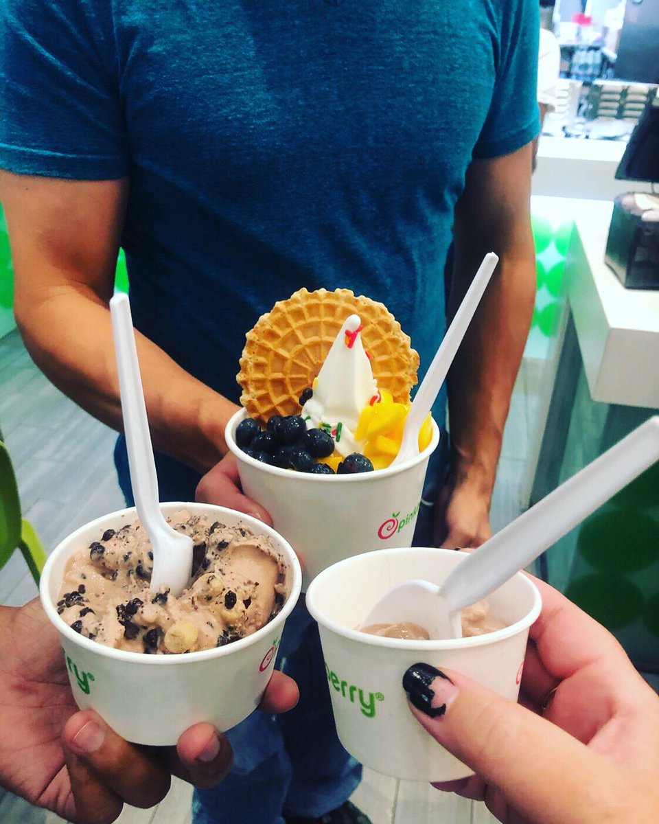 Fro-yo Wednesday’s take our blues away 🍦