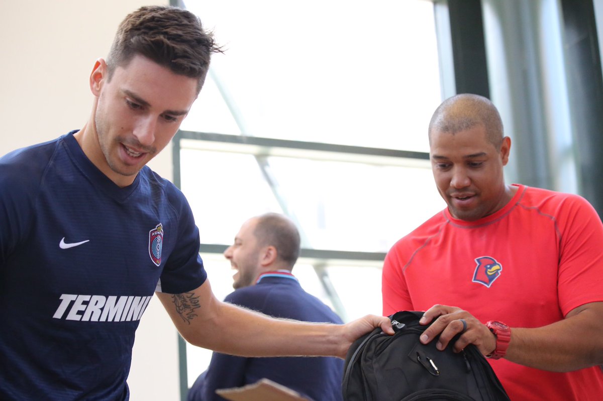 memphisredbirds's tweet photo. We have fully-loaded backpacks heading your way, @CityOfMemphis!
Saturday is #BackToSchoolNight with free backpacks for the first 1,500 kids!
Thanks to @Walmart associates, Redbirds and @Memphis901FC personnel, and @AutoZone_Park Front Office employees for helping stuff! https://t.co/9K76IIhxQu