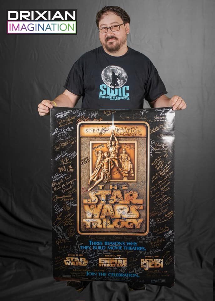 swicpodcast's tweet photo. Tim and his child. @neozaz #StarWars @ToysandPosters @StarWarsCollec #podcast #suckittim #Autographed #signpleasesign https://t.co/qTTGy8fyUf