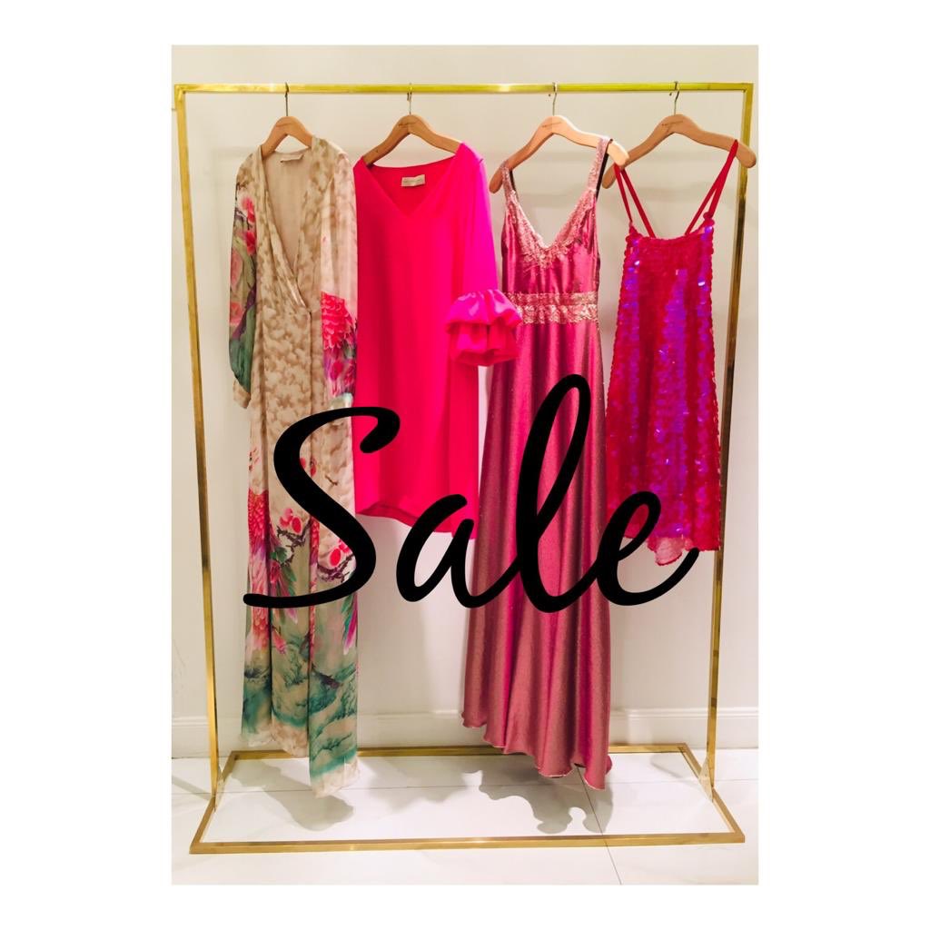 Estamos en SALE!!
Avenida Quintana 492 de lunes a viernes de 10.30 a 19.30 y sabados de 10.30 a 18