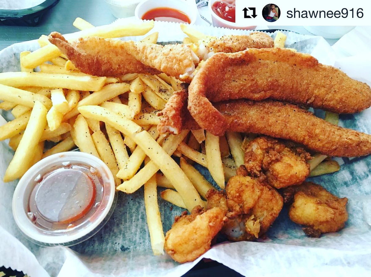 cltskrimpshack's tweet photo. #Repost @shawnee916 with @get_repost
・・・
Just getting the chance to check it out. It's good! Catfish &amp; skrimp basket!! 😍 #charlottenc #clt #poboy #skrimpshackclt #seafood #skrimp #skrimps #shrimp #queencity #skrimpshack #skrimpshackcharlotte #soulfood #704lifestyle https://t.co/ZIH33xesSA