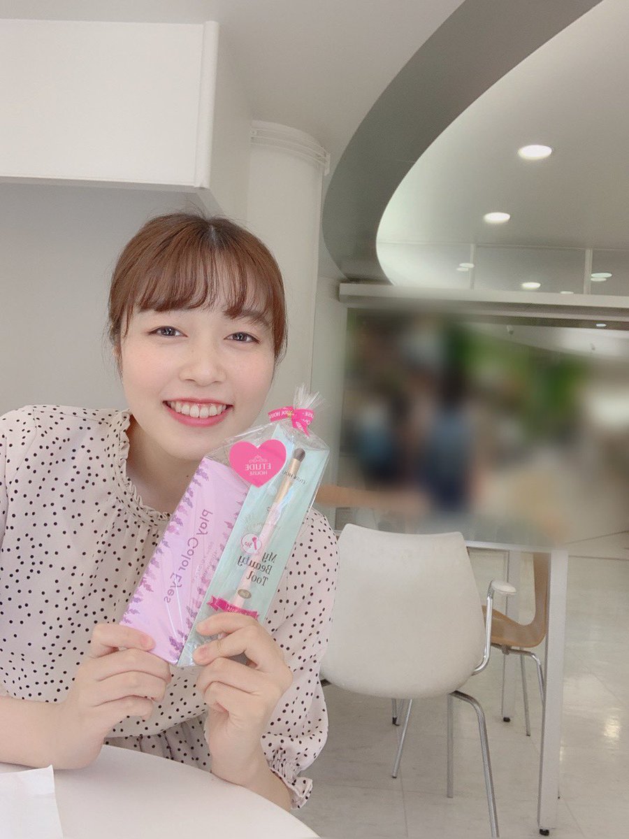 frecam19_240's tweet photo. 誕生日まだなのにサプライズプレゼント貰った！ありがとう😍

欲しかったパレットでした！！

#フレキャン #フレキャン2019 https://t.co/YjGPoe0fMF