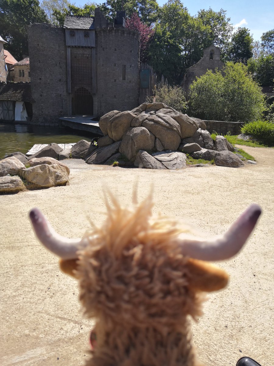 lesphotosdevio's tweet photo. @CRPaul17 @PuyduFou Tout va très bien pour nous 😉 nous sommes toujours au parc et toujours en train de faire des photos ! https://t.co/yP2HfPYyw7