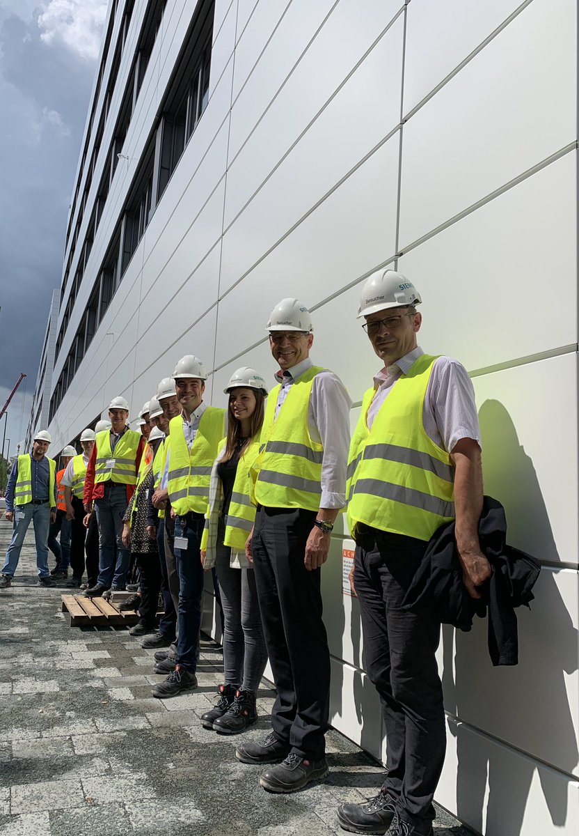 Nach langen &amp; intensiven Planungen waren wir heute mit vielen Projektleitern &amp; Change Managern das erste mal in der ausgebauten Musterfläche 🏗 &amp; Möbelschau unseres <a href="/Siemens/">Siemens</a> Campus <a href="/erlangen_de/">Stadt Erlangen</a>

Fazit: ➡️ WOW!! Super erster Eindruck, wir wären am liebsten direkt eingezogen 👍🏼😉