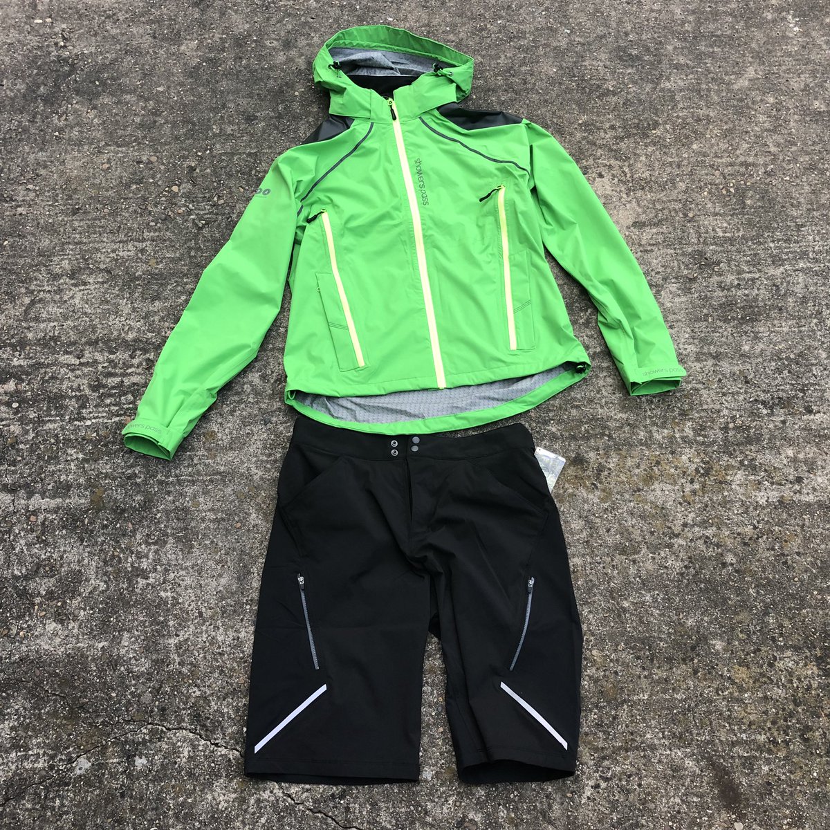 TotalMTB_'s tweet photo. Perfect weather to test these out from @showerspass!!
#TotalMTB #TotalReview https://t.co/BOxSDGDWJP