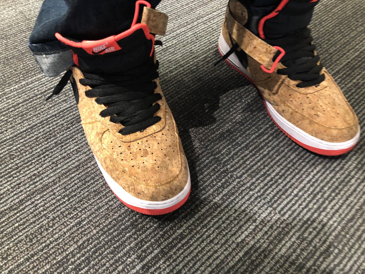 Last day. Don’t stop! just keep pushing to reach that goal. Maximize on every opp. If you hit your goal, good. keep your team motivated so you can roll into Aug. Sn: if u know anyone who needs dtv now tell to holla @ me. Now #kotd #nikeairforceone #corks #kicksofatt  #lifeatatt