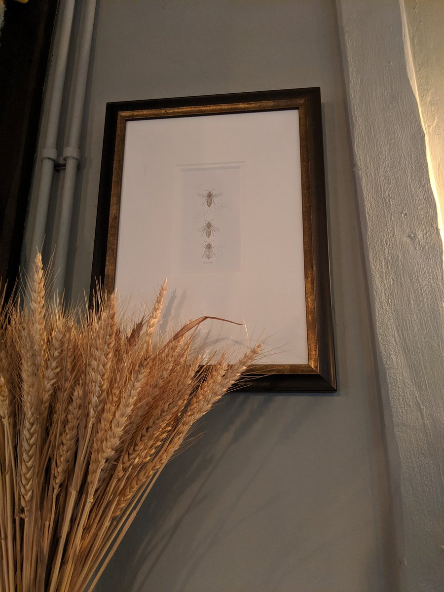 Louisa_Crispin's tweet photo. Delicious lunch with @FlicFlutter at @thesmallholdin1 and a chance to see my artwork in such a perfect environment
Many thanks @pureartsgroup for the introduction
#foodheaven #honestfood #farmtotable #freshflavours #willdevlin #restaurant #chefoftheyear2018 #farmfoodflavour https://t.co/v4oLXJI8x9