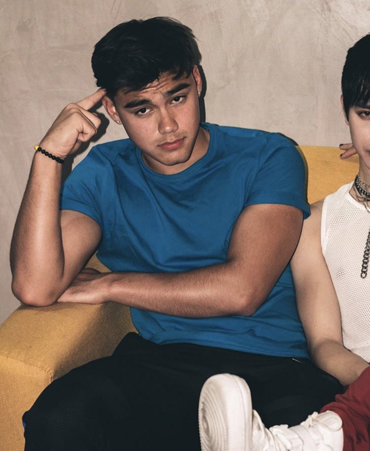 beaurreany's tweet image. UMA PALAVRA