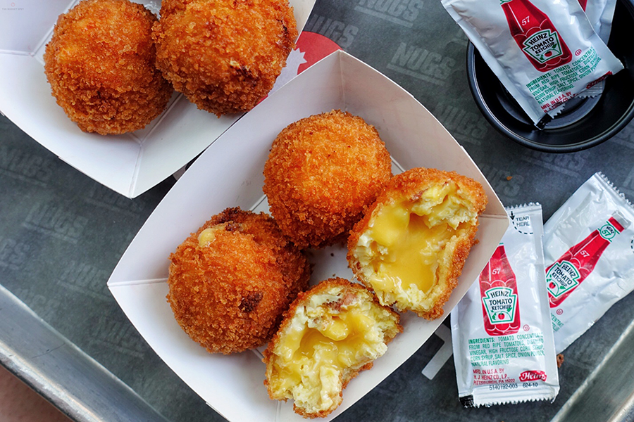 📢 YERRR NEW YORK CITY 📢

For the month of August ONLY, you can wake up with our new #bacon, egg and cheese filled nuggets (BEC NUGS) served with ketchup! 3 pieces for $6.66 with limited quantities per day 🥓🍳🧀

#EatmoreNUGS #TheNuggetSpot