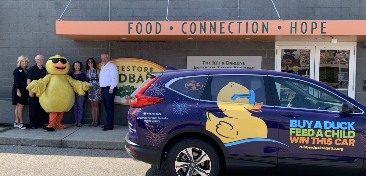 FreestoreFB's tweet photo. Quacky helped us thank @kroger CEO Rodney McMullen, @jeadelma, &amp; Erin Rolfes for their continued efforts to help feed kids in our community! #endhunger #zerohungerzerowaste #buyaduckfeedachild https://t.co/kso9MGmz2f