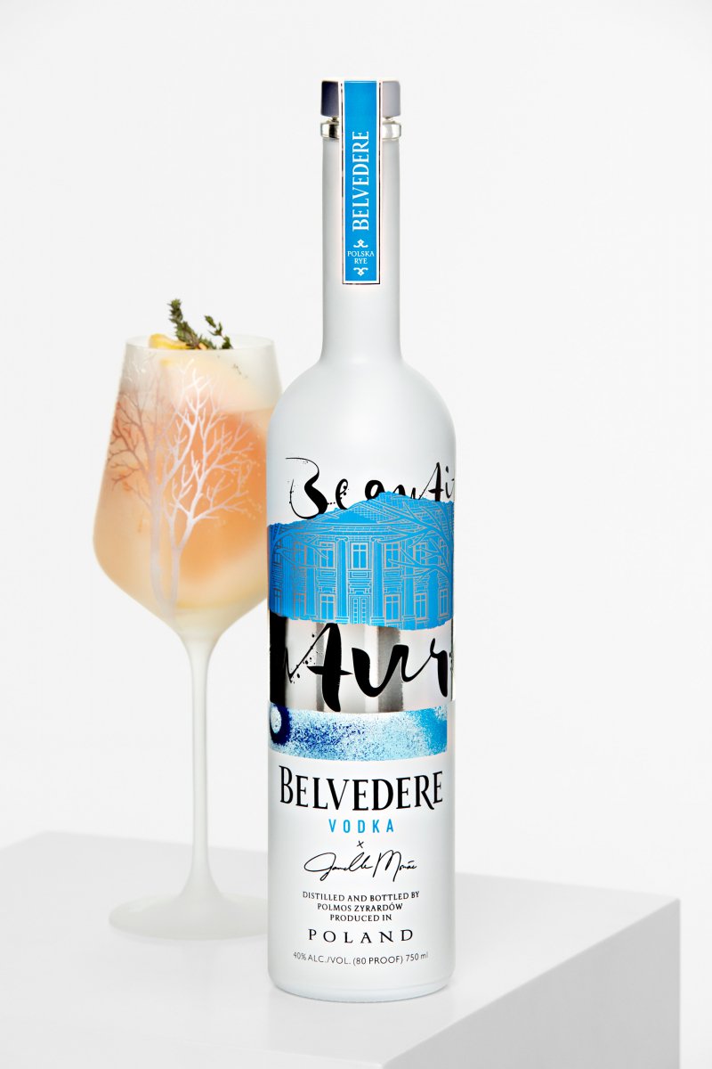 ArtAndMotionRep's tweet image. #JUCOphoto teams up again with @JanelleMonae for her limited, special edition collaboration with @belvederevodka.

More here: bit.ly/2M3kF5N
.
.
.
.
.
#jucophoto #belvederevodka #janellemonae #artandmotion