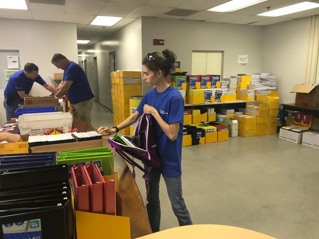 GeorgiaPower's tweet image. Our Citizens of Georgia Power employee volunteers in Columbus are helping students put their best foot forward this school year! By donating backpacks &amp;amp; supplies to the @UnitedWayCV&apos;s #StuffTheBus campaign, students are prepared for their 1st day! #WeHelpBecauseItsHome