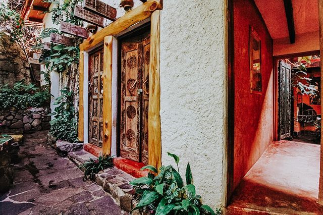 Lush Atitlan tweet media