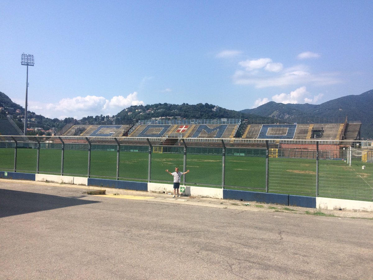 Hier moeten alle #Groundhopping fans jaloers op zijn: stadion van Como, aan het welbekende meer 😉 #alsjeertochbent