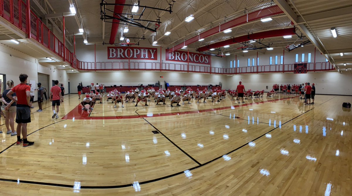 az_re_agent's tweet photo. Day 2 of @brophysports Football Camp! Monsoon (rain/lightning) ⛈⛈ didn’t allow us to practice outside so what do you do.....go into your gym &amp; put in the necessary work! 🖤🅱️🖤#makeeverdaycount @jason247scout @BrophyFanclub @BrophyNews @BrophyAthletics https://t.co/7kOfxMesYZ
