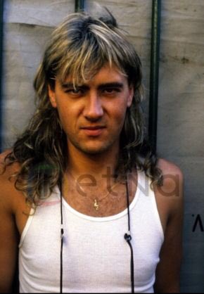Happy Birthday  Joe Elliott
8 1   Def Leppard                                      