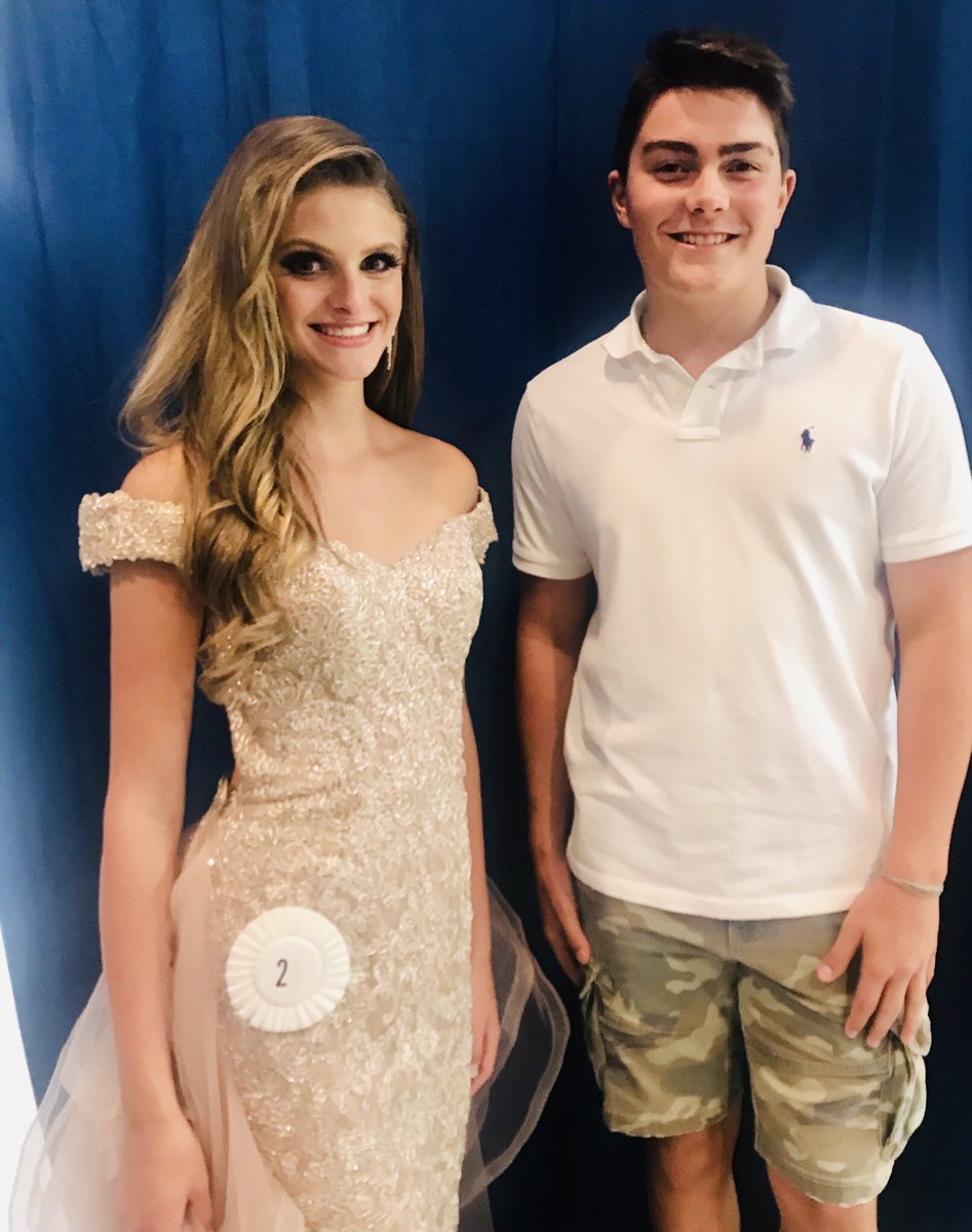 ReadRepeatOrg's tweet photo. Chase met Lakyn Campbell,  2018 WV Honoree for @PruSpirit They’re planning to collaborate!   Let’s collect books and toiletries!  #sincepruspirit #pruspirit2017 #pruspirit2018 https://t.co/UxJfCR4Da3
