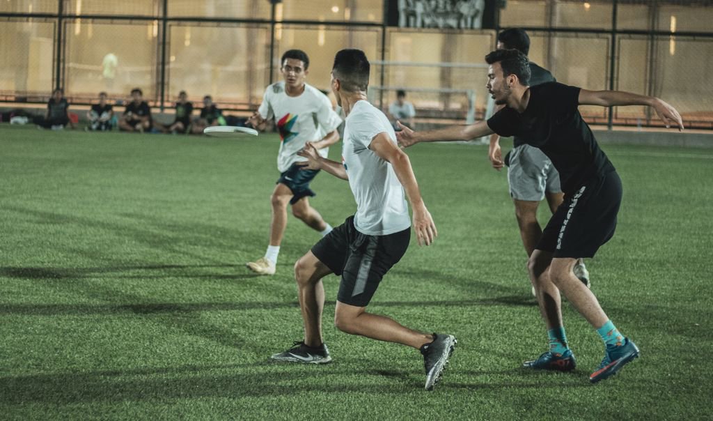 FlyDiscInvasion's tweet photo. Calvin from #Septu getting off a nice dump backhand to Omar. Hope that left toe is still on the ground 😅 😎

#ultimate #frisbee #egypt #dump #gametime #erupt #erupt19 https://t.co/HhJnJbBumi