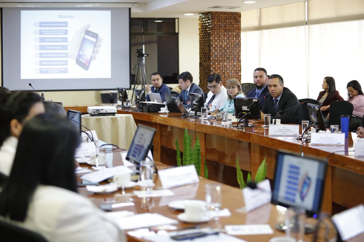 SecretariaSESAN's tweet photo. @marngt @MinfinGT @GUATEMINECO @MagaGuatemala @Segeplan @MinSaludGuate Pablo Toledo de #SESAN, presentó el informe del Monitoreo de Seguridad Alimentaria y Nutricional #MONISAN llevado a cabo por la Secretaría. https://t.co/8JsWxaWfCN