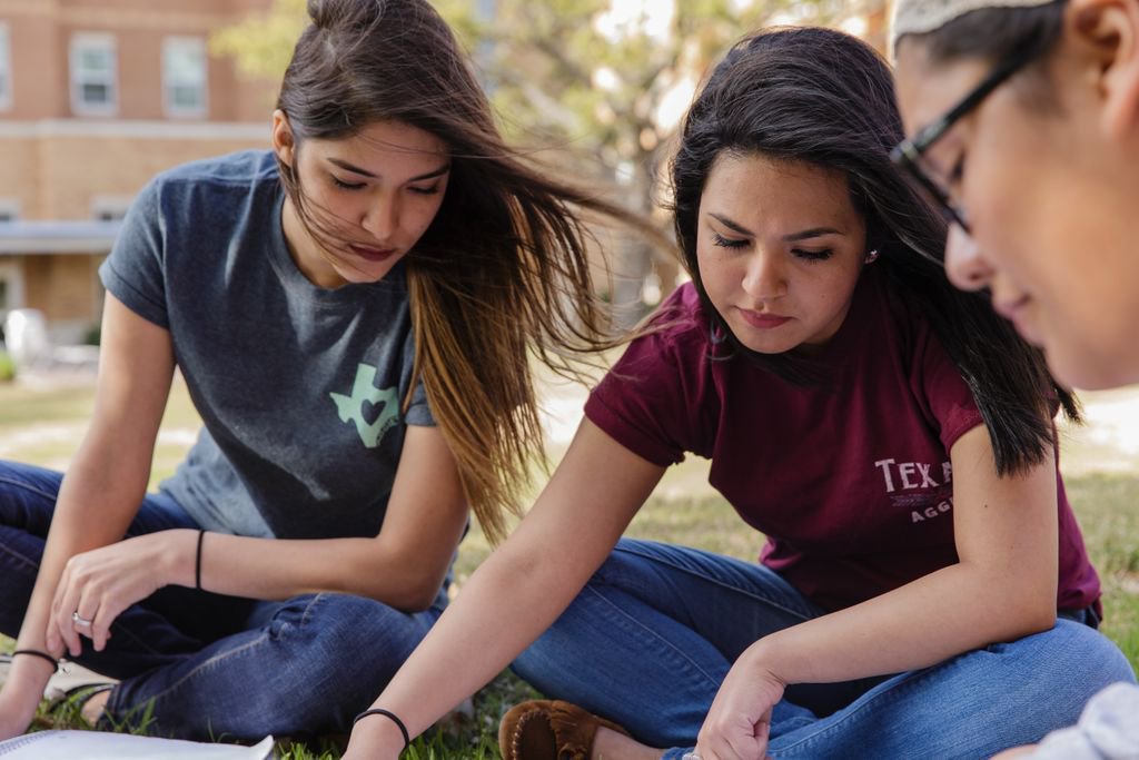 NSFPtamu's tweet photo. Last few days to sign up for our Summer Reading Program βοΈ This is a unique opportunity to meet new people by being part of a small group discussion during #HowdyWeek. π
Learn more & sign up β‘οΈ https://t.co/tKNBp2oFIf
#TAMU23 #TAMUtransfer #TAMU #Aggies https://t.co/s93FRWYq5u