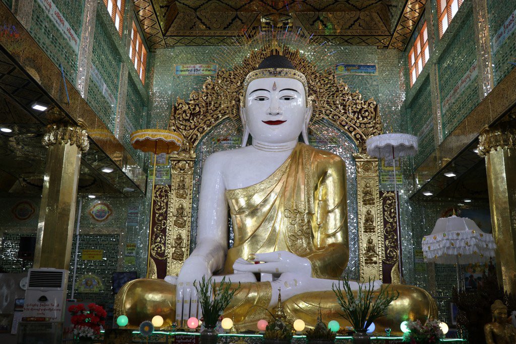 AlwaysSomewhere's tweet image. Gigantisch gave #Pagodes in de omgeving van #Mandalay #Myanmar! Maximaal genieten in dit bijzondere land! @RuudvanEmpel @Jverdegaalcoach #travel #worldtravel #photographer #adventure #backpacker