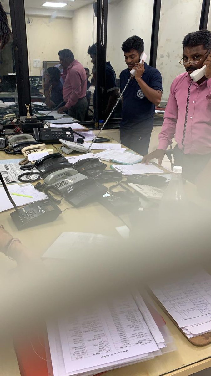 VMCVadodara's tweet image. Helpine support team working actively 
•
Vadodara&apos;s Emergency Helpline Numbers in advent of massive rainfall: 1800 233 0265 | 0265 2423101 | 0265 2426101 | 101 emergency number also active with 10+ extensions
•
Spread the word to all Barodians @CollectorVad @CMOGuj