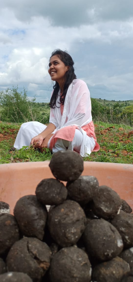 adtpatil's tweet photo. Seedballs, clouds, the farm and me♥️
#seedballs #afforest #farm #Farmers #FarmersLife #cloud #cloudy https://t.co/9Ia8TQWeH6