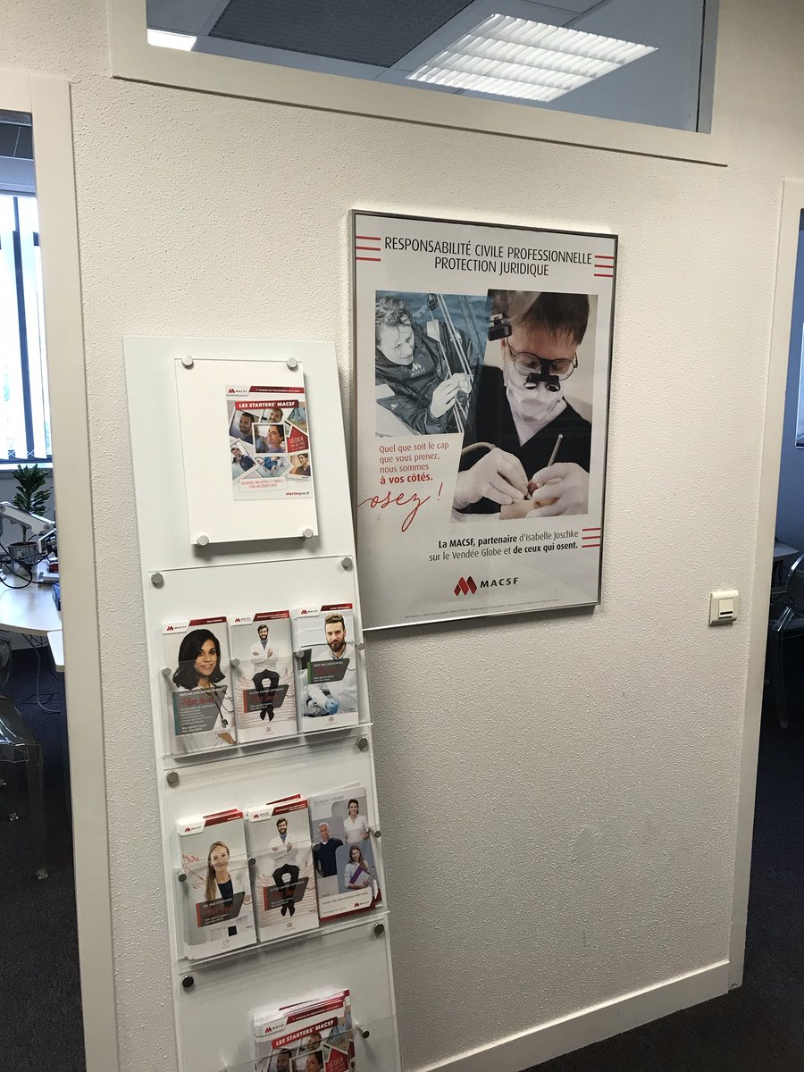 ADaoulatian's tweet image. L’agence #Macsf de St-Etienne aux couleurs de ⁦@IsabelleJoschke⁩ ⁦@VoileMACSF⁩ ...