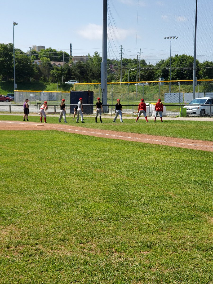MissColey91's tweet photo. . @TillerEng 14U HPP @BaseballNL Eastern girls worked on some baserunning this AM with @maddihealynl and #BobMorgan @MarkHealyNL #RoadtoAtlantics https://t.co/mwI0YnBGJg