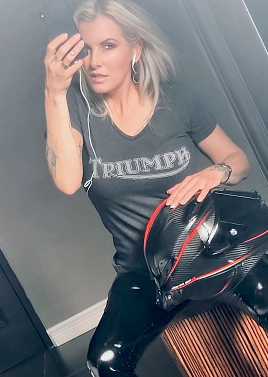 to0thless_y's tweet photo. #FaceOfTriumph #TriumphSA #TriumphSouthAfrica xx 🤘🏻 https://t.co/bc30HsHIJY