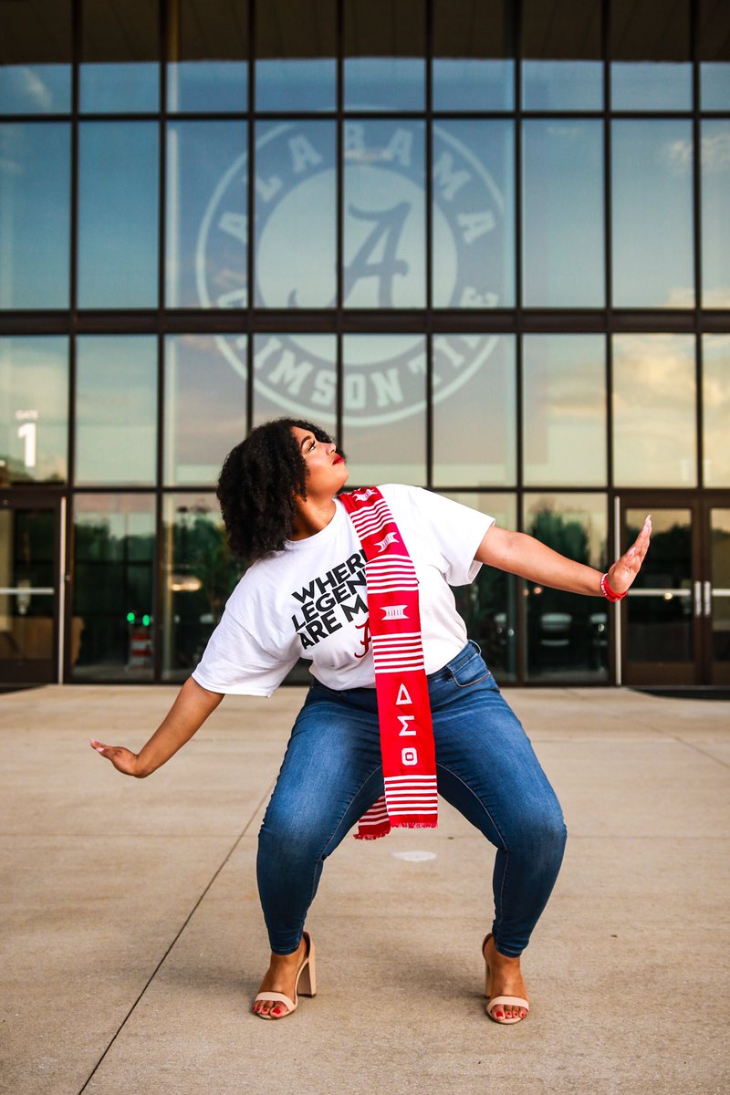 LZDivas's tweet image. This Saturday, Brittany “NPR” Evans is receiving her BA in Journalism with a minor in Criminal Justice! 🎓After graduation, she will begin studying for the GRE to prepare to attend graduate school in 2020! 🔥👏🏽 #LZGRADSZN #YOUHAVETOWORK
