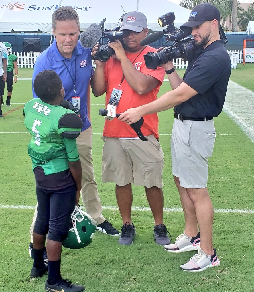 TwanRussell's tweet photo. The @MiamiDolphins practice after the practice between @AYFLcom Miramar Wolverines and Delray Rocks @BaptistHealthSF training facility.
#playfootball
#dolphinshuddlefor100
#juniordolphins https://t.co/DL2O947WPG
