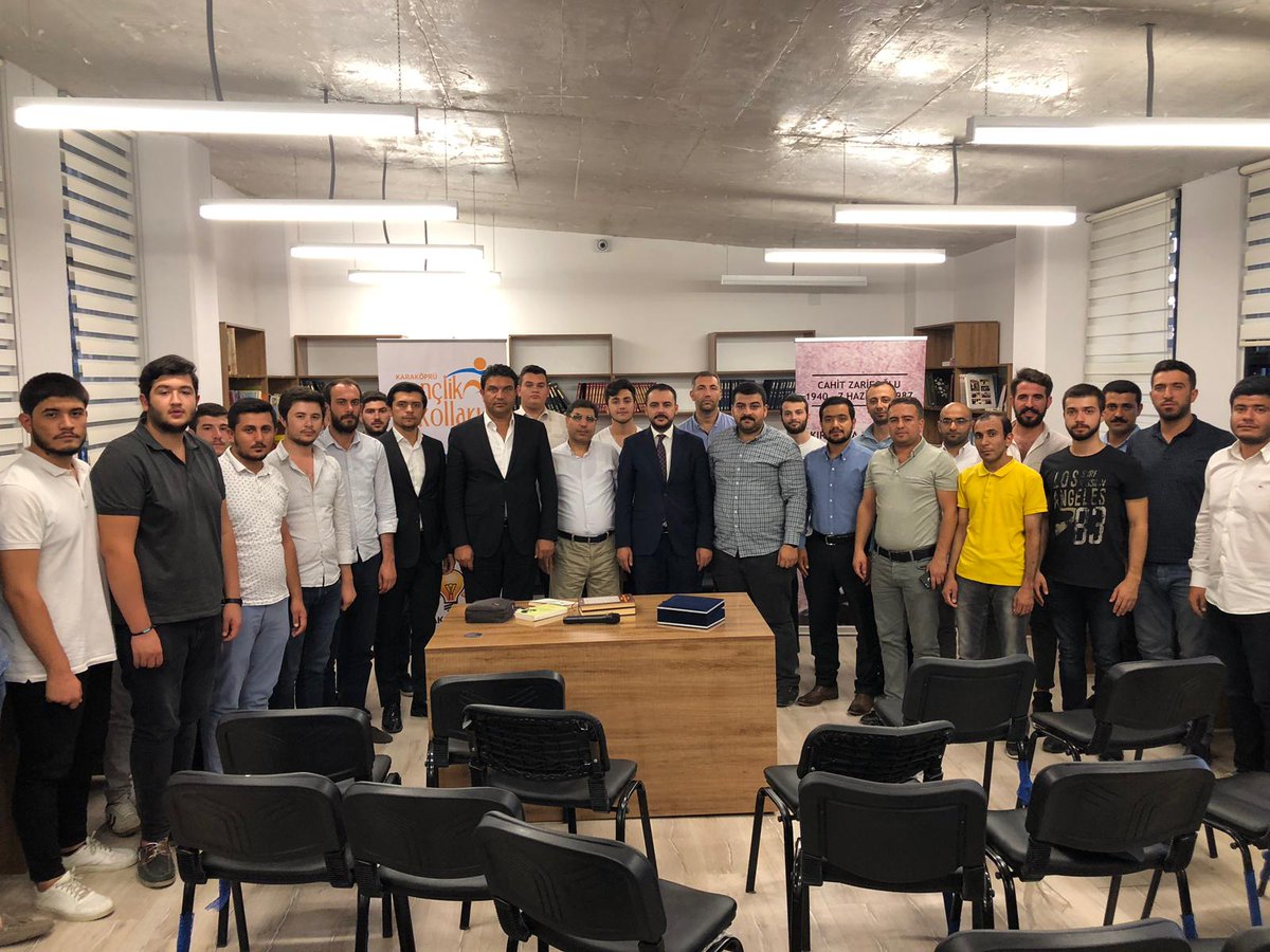 akgenckarakopru's tweet photo. Bşknmz @Ramazanuma Riyasetnde Bu Ay Düznledğimz Kütüphane Sohbeti Progrmzın  Konuğu @eyyupazlal,Sohbetmzn Konusu Cahit Zarifoğlu Ve Davaydı.Şiirleri Ve Yaşntısı İle Gençliğe Örnek Olan  Yedi Güzel Adamın Zarif İnsanı!
 Bu Vesile İle Rahmet Ve Minnetle Yad Ediyoruz https://t.co/YipesBcWGs