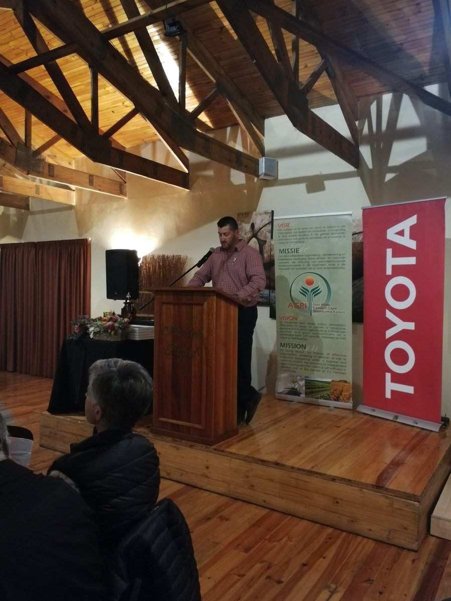 We are starting off the award dinner with an opening address from Mr Eben du Plessis.

#AgriEC19