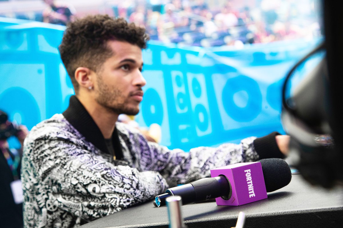 Jordan Fisher on Twitter: "Take me back to World Cup. Love this community. Love these players. Missing my friends so https://t.co/Icb2uXvpkA" / Twitter