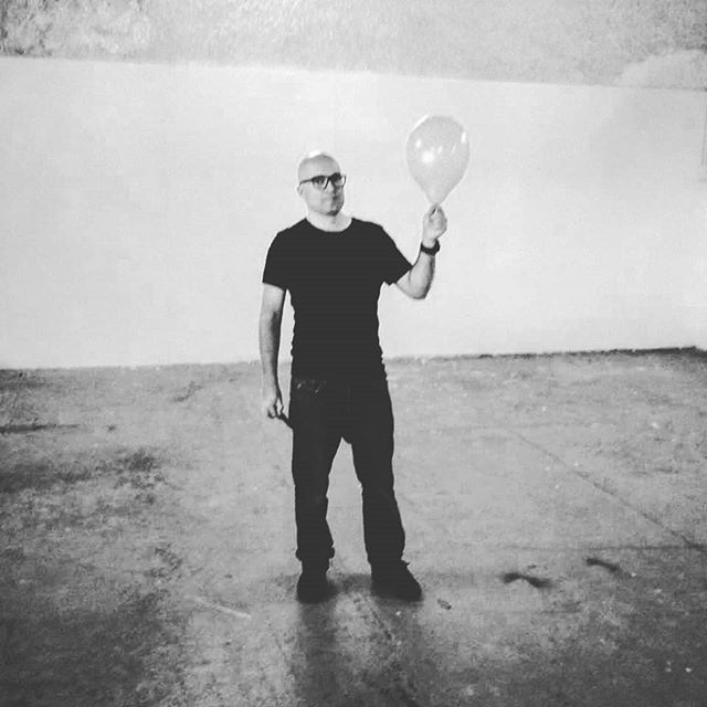 julienbayle's tweet image. Rare picture of me doing my own impulse responses for modeling the reverberation
.
.
#maxmsp #convolutionreverb #impulseresponse bit.ly/336FkML