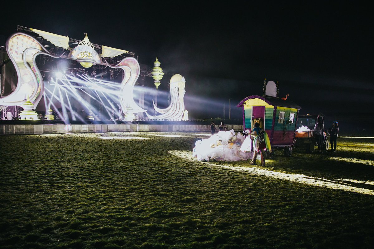 Electricology's tweet image. PRIIIIIIIIIZE CART!

Electricology and the #ForestFamily helped keep The Forest clean thanks to partners @BellsBrewery, @ENOHammocks, @GloFX, and @GrassrootsCali, who all donated unique items to the Prize Cart for #EF2019! 💚 #PlugInToEF