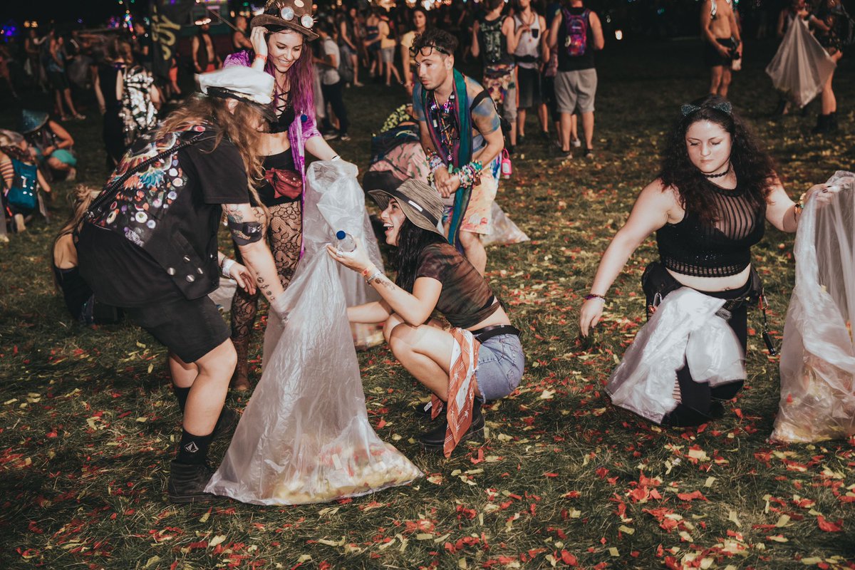 Electricology's tweet image. PRIIIIIIIIIZE CART!

Electricology and the #ForestFamily helped keep The Forest clean thanks to partners @BellsBrewery, @ENOHammocks, @GloFX, and @GrassrootsCali, who all donated unique items to the Prize Cart for #EF2019! 💚 #PlugInToEF