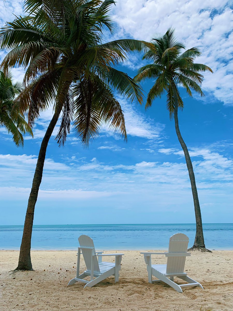 EmilyRachel23's tweet photo. @thefloridakeys 💙💙 https://t.co/v5GNhmW2HY