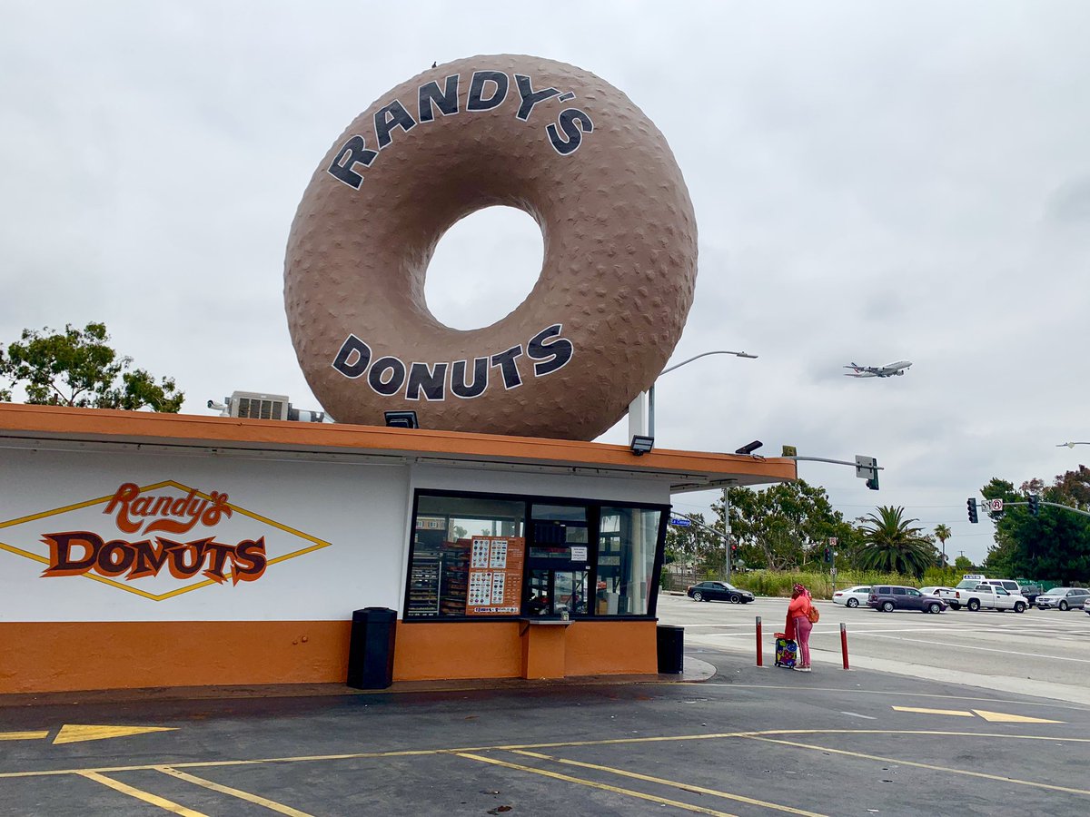 ViajeCostaOeste's tweet photo. #viajeCostaOeste #EEUU #CostaOeste #USA #DelfiSanchez #RoadTrip #guiasdeviaje #viajes #viatges #viajaraUSA #WestCoast #costaoesteeeuu #costaoesteusa #usailustrated #photography #visitusa #losangeles #randysdonuts #California
https://t.co/sv6iRgtSm5 https://t.co/t3EQTlcVDd