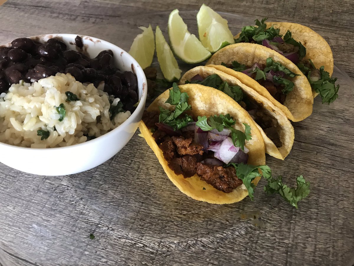 I was really craving tacos  Plant based protein: Beyond Meat beef crumbles & No Evil Foods chorizo