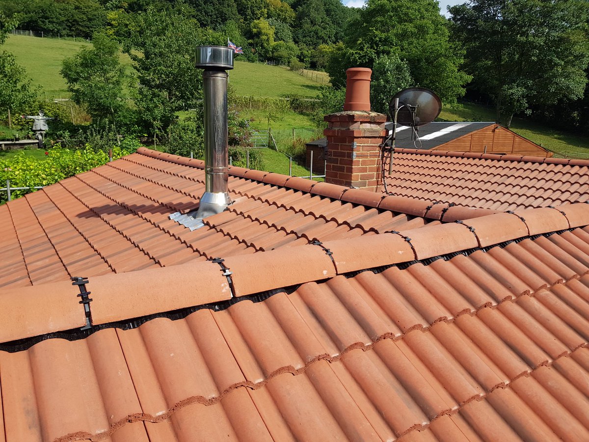 New roof to this large detached bungalow completed today.
#roofing
#maidstone
mrandersonroofing.co.uk