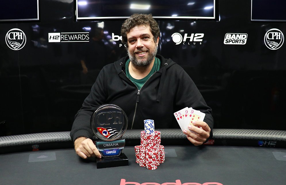 SuperPoker's tweet photo. CPH: Tamer Dawood vence Norson Saho no heads-up e crava a 4º Etapa do Omaha https://t.co/A0puhgLUcM #CPHpoker #H2Club #Superpoker #Poker @Bodog_Brasil @H2ClubHoldem https://t.co/Dm0sUvaoRg